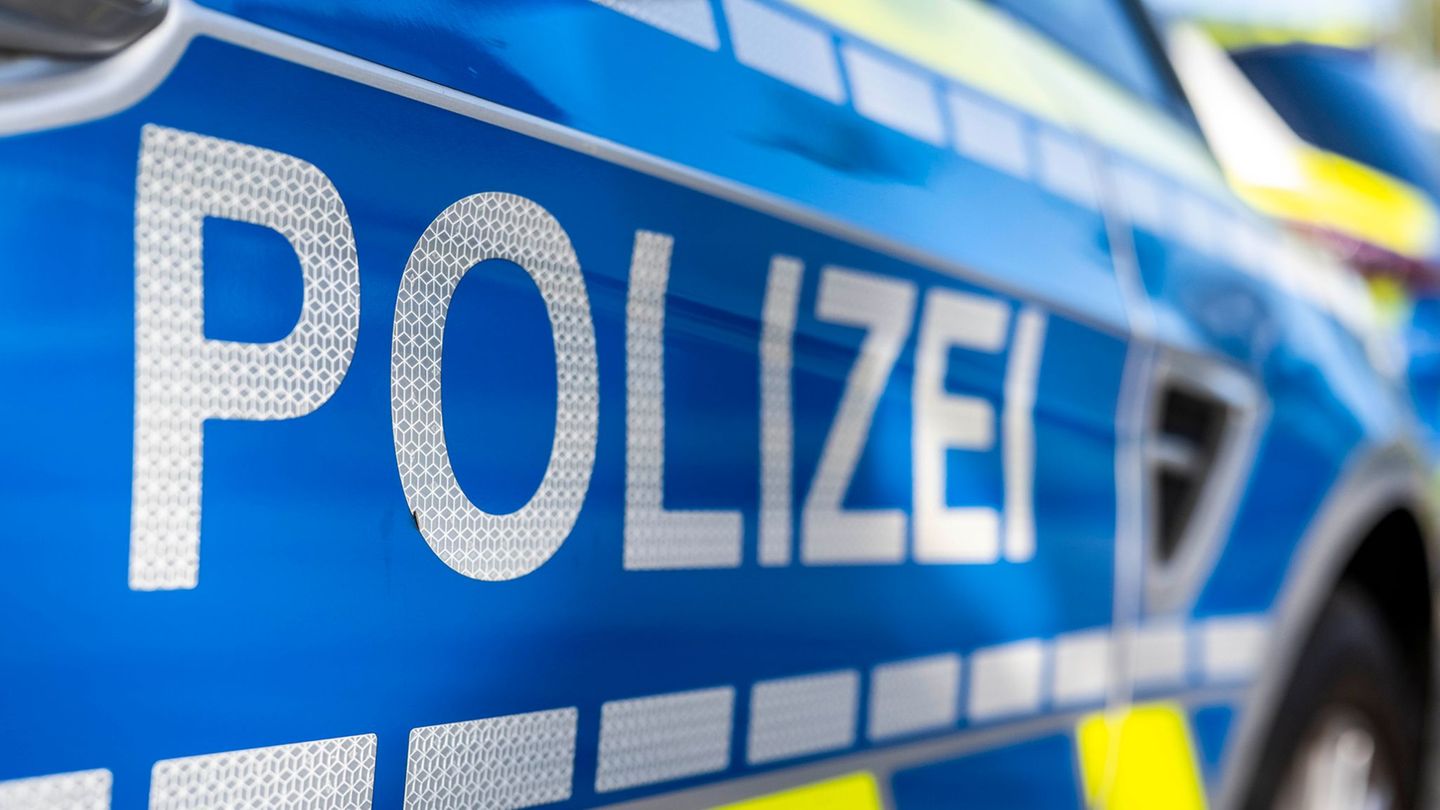 Staatsschutz ermittelt: Mann tritt auf Mutter mit Baby ein