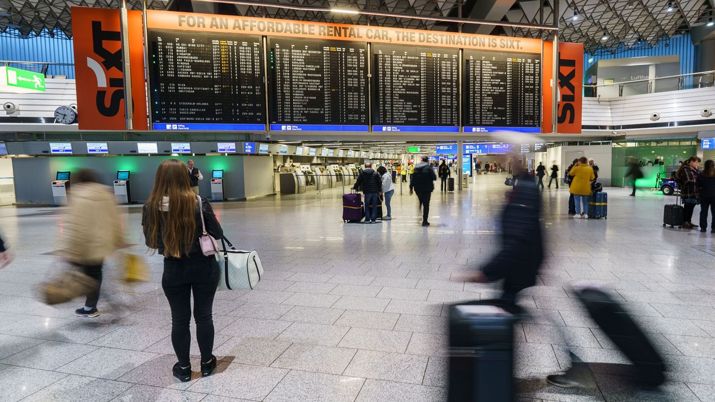 Streikfolgen: Verkehr am Flughafen geregelt wieder angelaufen