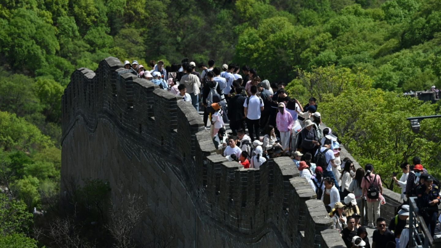 Nackter Po auf der Chinesischen Mauer: Peking hält Touristen zwei Wochen lang fest