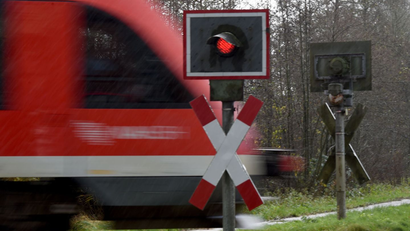 Verkehr: Immer weniger Bahnübergänge im Norden