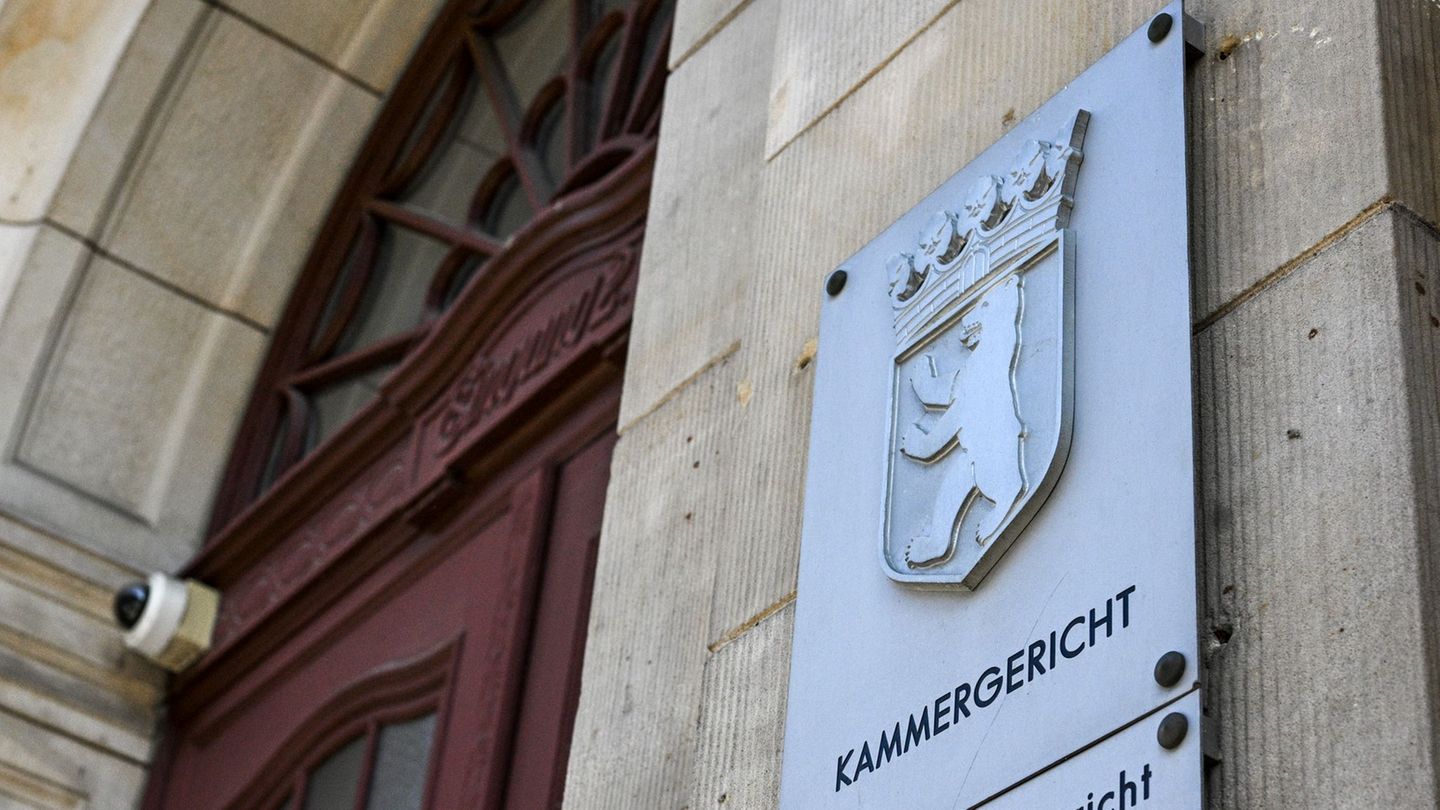 Anschlagspläne: Rückkehr aus Exil – Mutmaßliche Linksextremisten vor Gericht