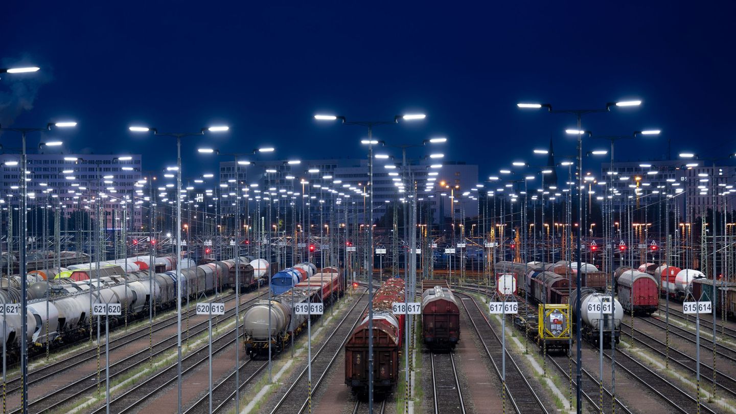 Zugverkehr: Zugausfälle und Umleitungen wegen Bauarbeiten in Halle