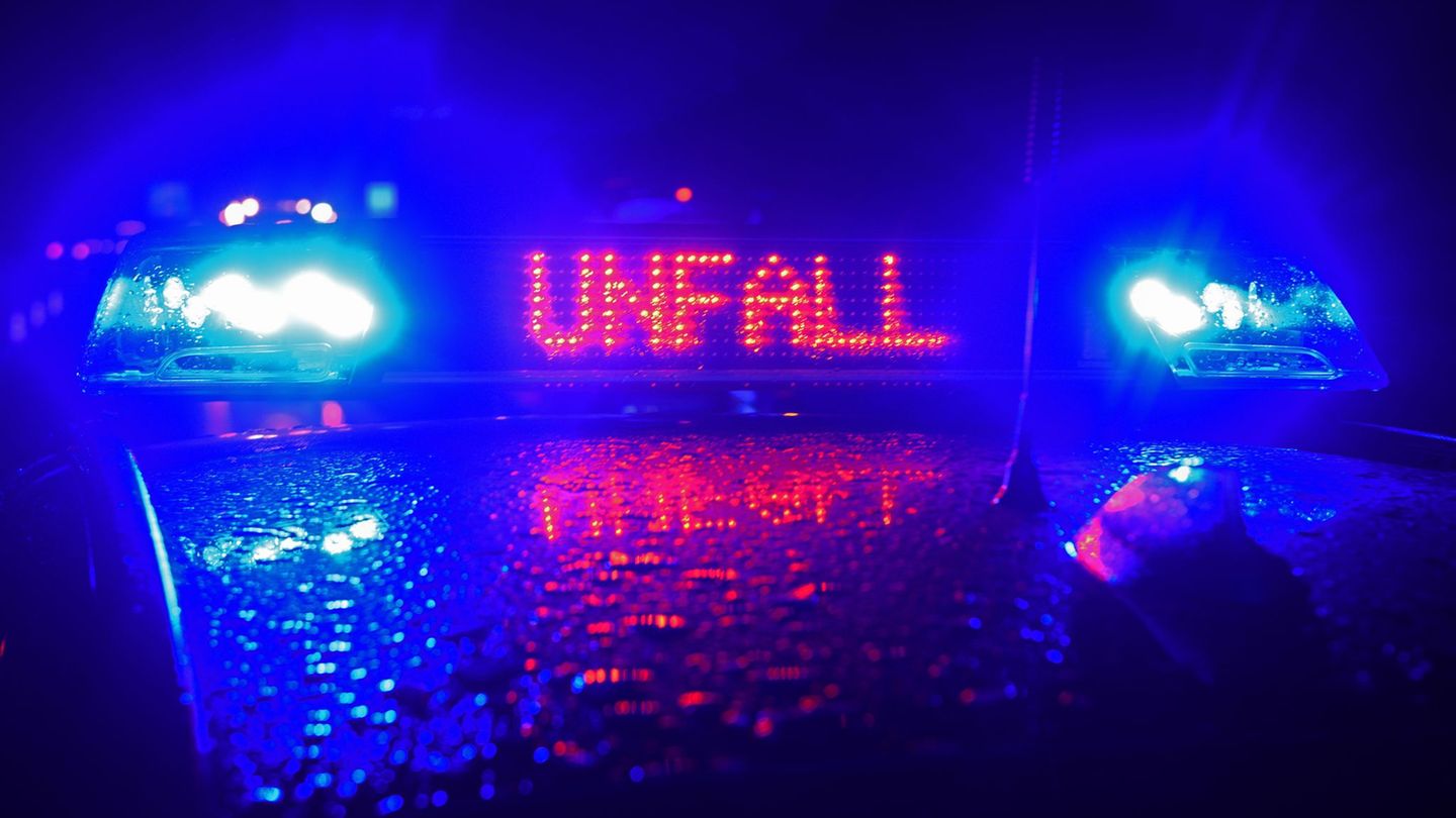 Verkehr: Unfall auf A2 mit mehreren Autos – Vollsperrung