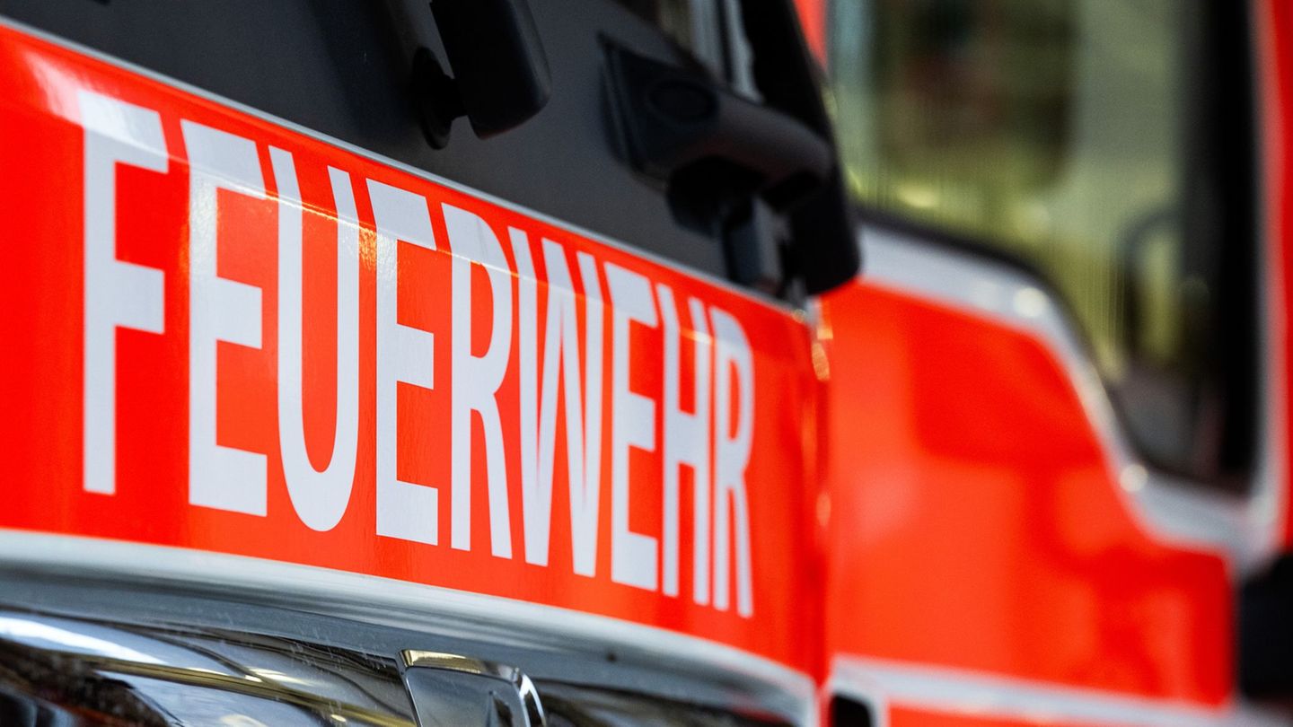 Brand: Mensch springt bei Hochhausbrand in die Tiefe: verletzt
