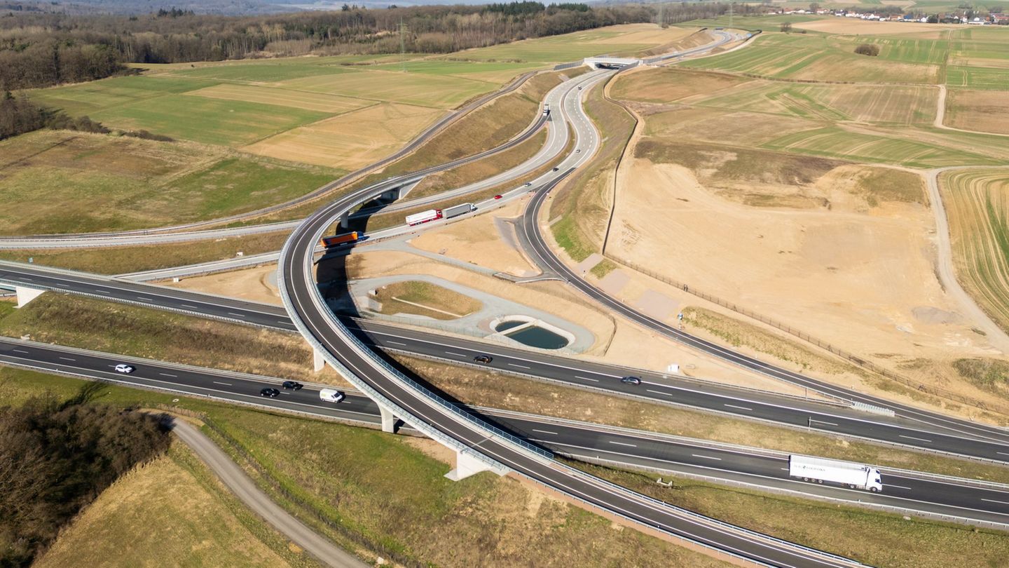 Autobahn: Verkehr auf der A49 am Wochenende ohne Probleme