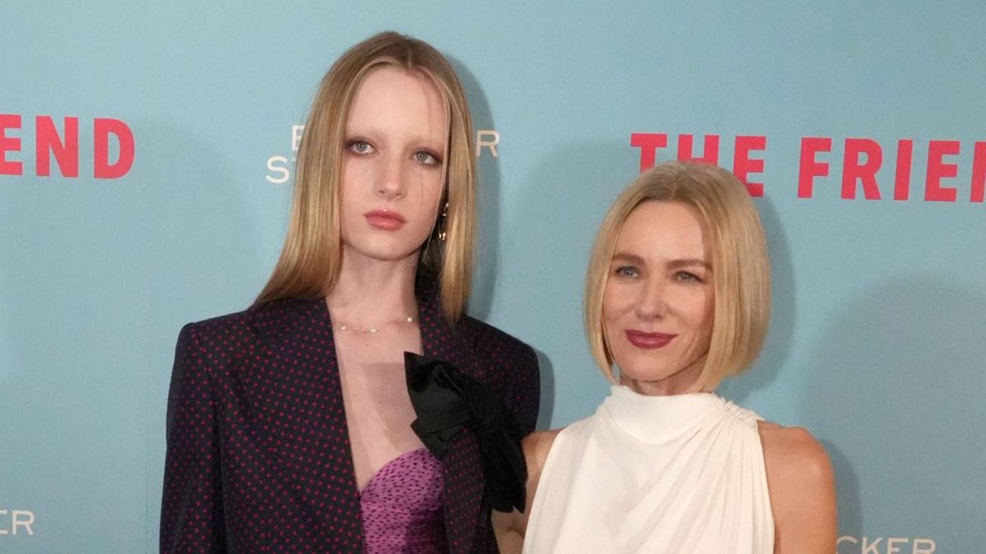 Naomi Watts: Tochter Kai erstaunt mit ernster Miene