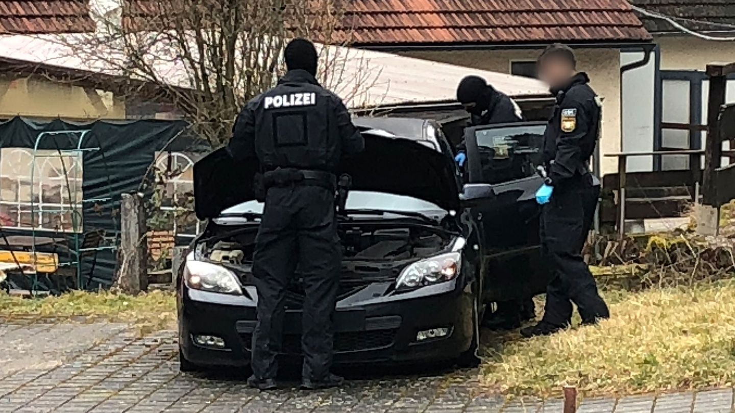 Polizei im Einsatz: Razzia in Oberfranken wegen organisierter Kriminalität