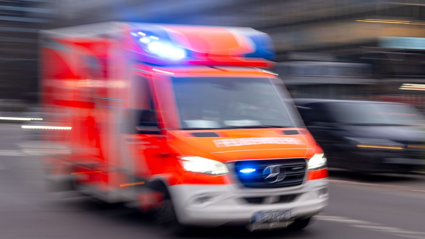 Verletzte bei Autounfall: Zwei schwer verletzte Kinder bei Verkehrsunfall in Lübeck