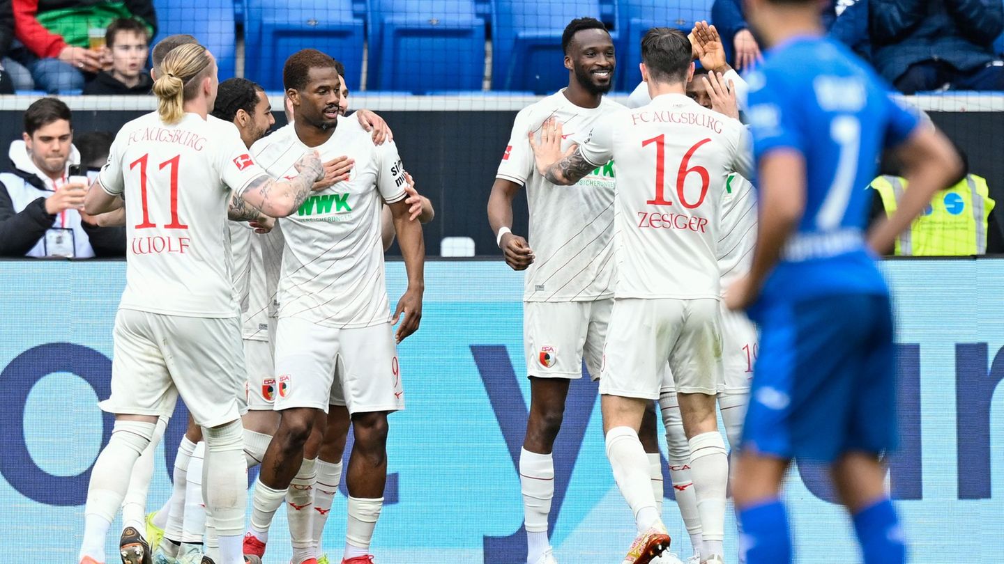 Fußball-Bundesliga: Dahmens Serie beim 1:1 des FC Augsburgs zu Ende