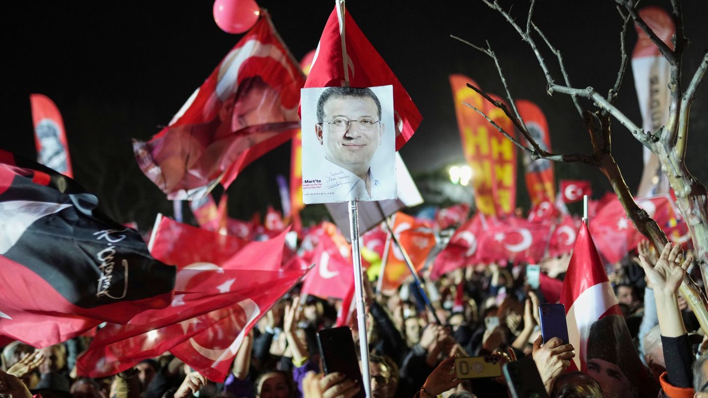 Türkei: Großdemo in Istanbul für inhaftierten Bürgermeister Imamoglu