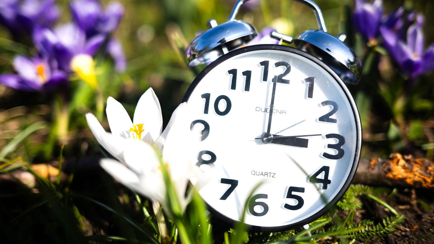 Zeitumstellung: Die Sommerzeit gilt wieder – Uhren sind vorgestellt