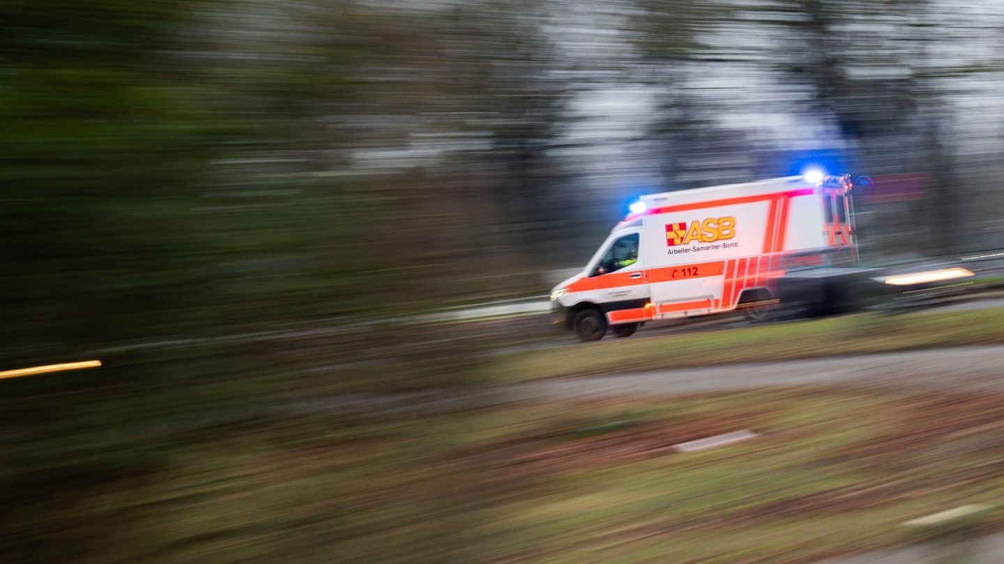 Stundenlange Teilsperrung: Unfall auf A7 – zwei Frauen verletzt