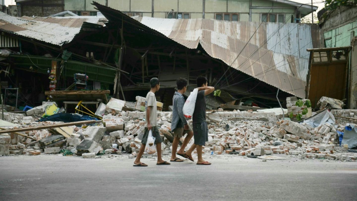 Fieberhafte Suche nach Verschütteten nach schwerem Erdbeben in Myanmar und Thailand