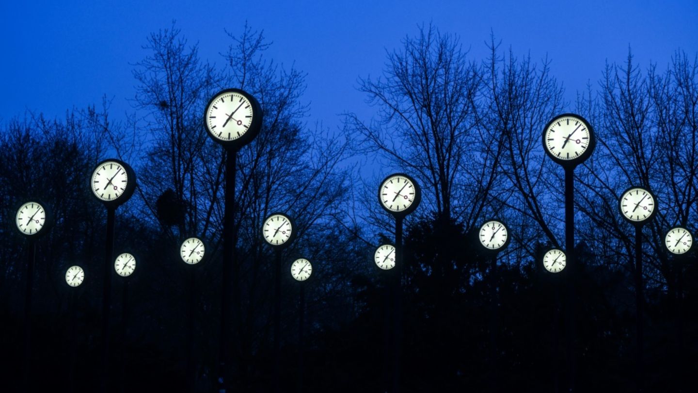 In Deutschland gilt wieder die Sommerzeit – Uhren um eine Stunde vorgestellt
