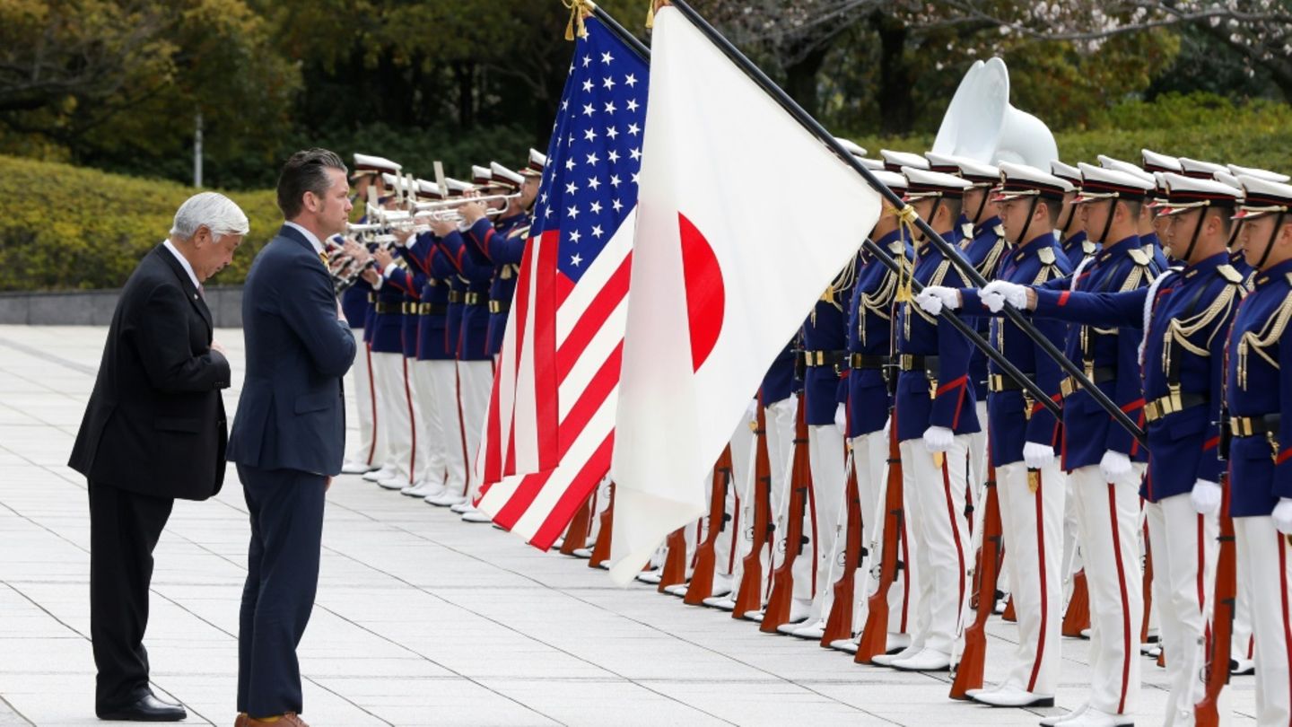 US-Verteidigungsminister sichert in Japan „glaubwürdige Abschreckung“ für Taiwan zu