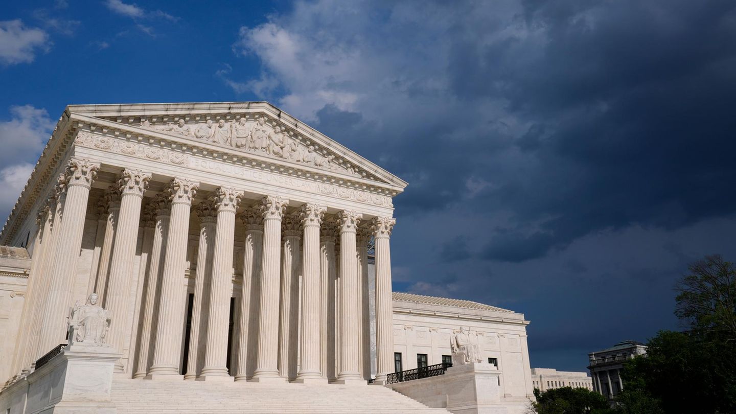 Abschiebungen: Trump wendet Gesetz von 1798 an, nun soll der Supreme Court entscheiden