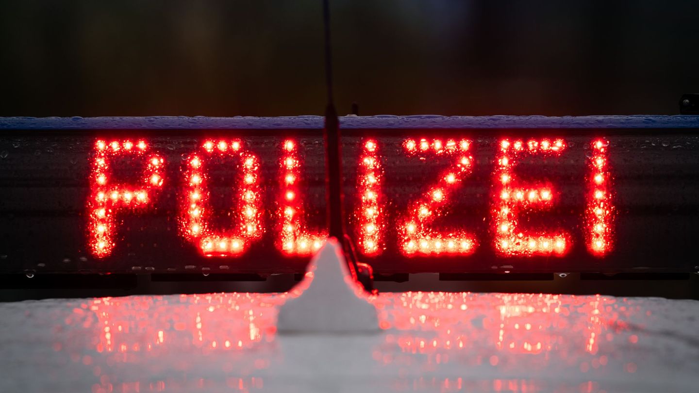 Verkehr: Unfall, Flucht, Machete – Polizei sucht Autofahrer