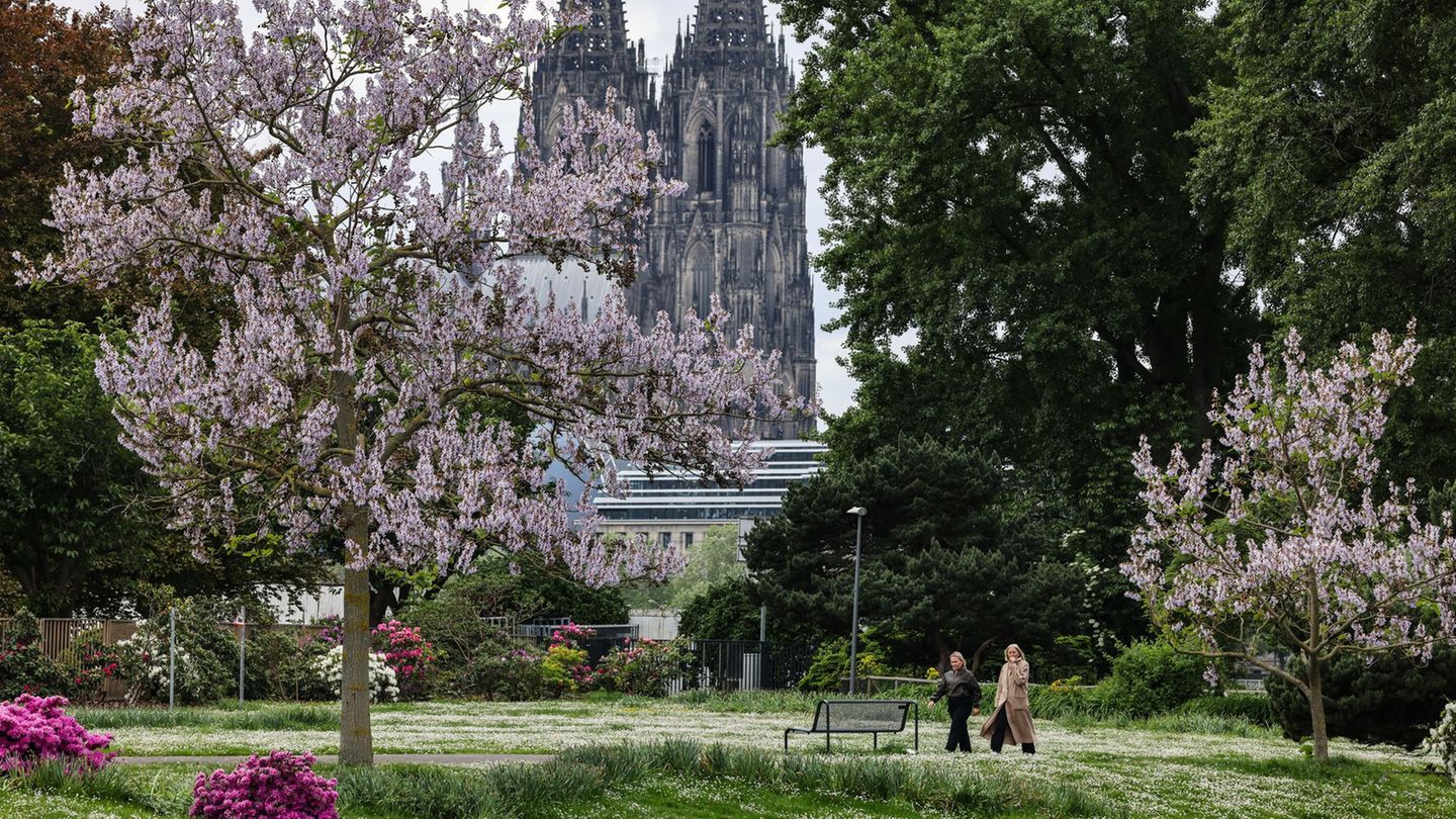 Wettervorhersage: Wechsel aus Sonne, Wolken und Regen in NRW