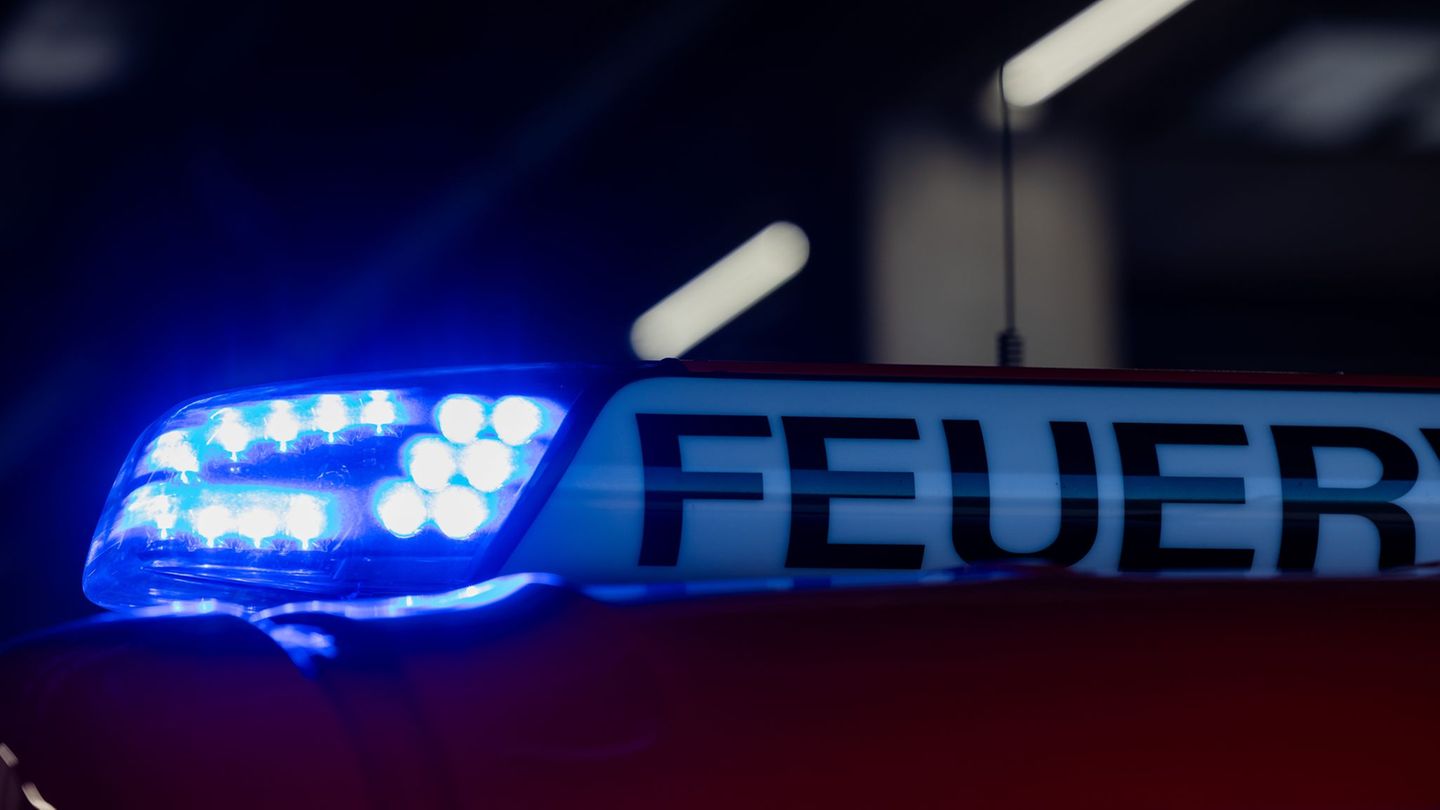 Bad Gottleuba-Berggießhübel: Feuerwehrleute finden Leichen nach Wohnungsbrand
