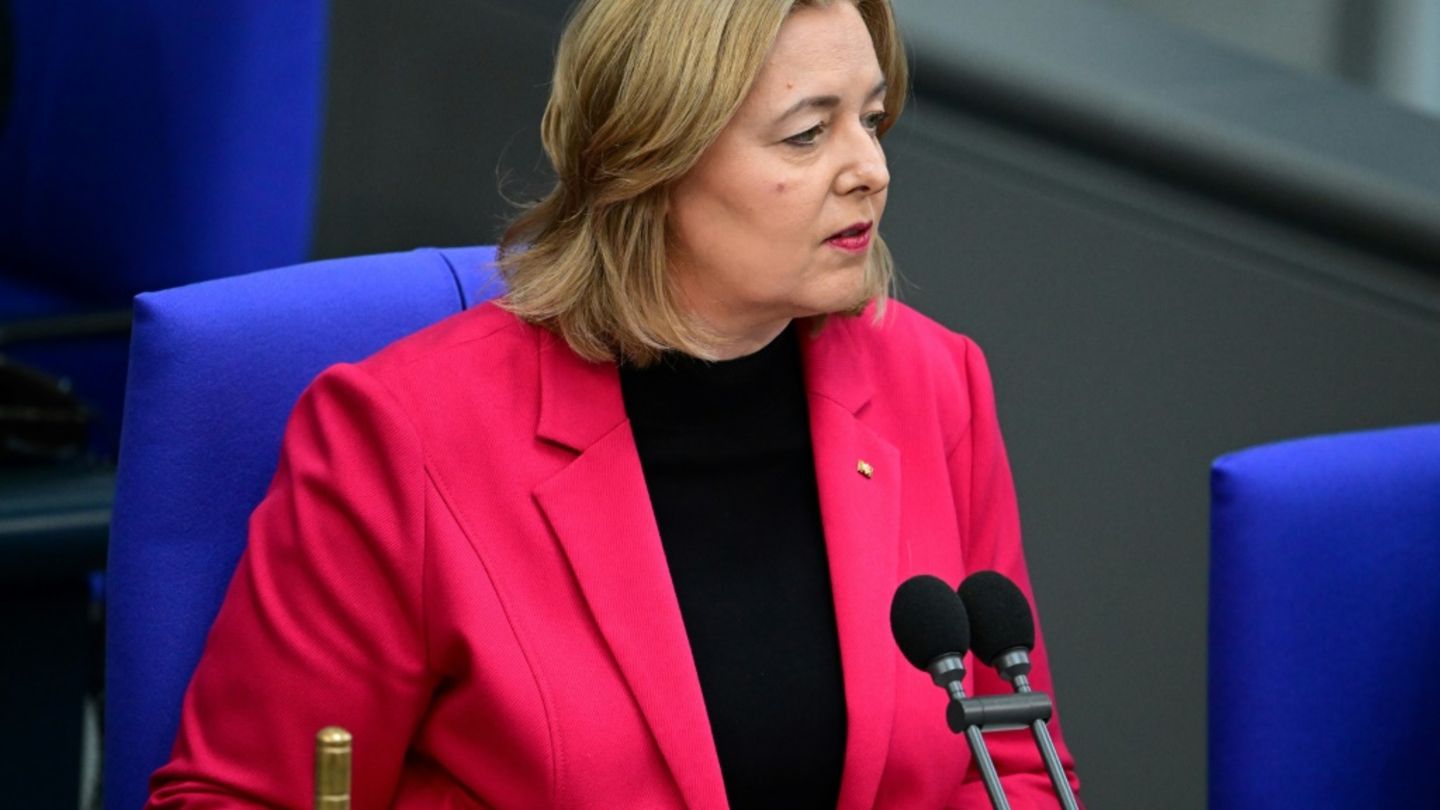 Bas will auch Beamte und Selbstständige in Rentenversicherung einzahlen lassen