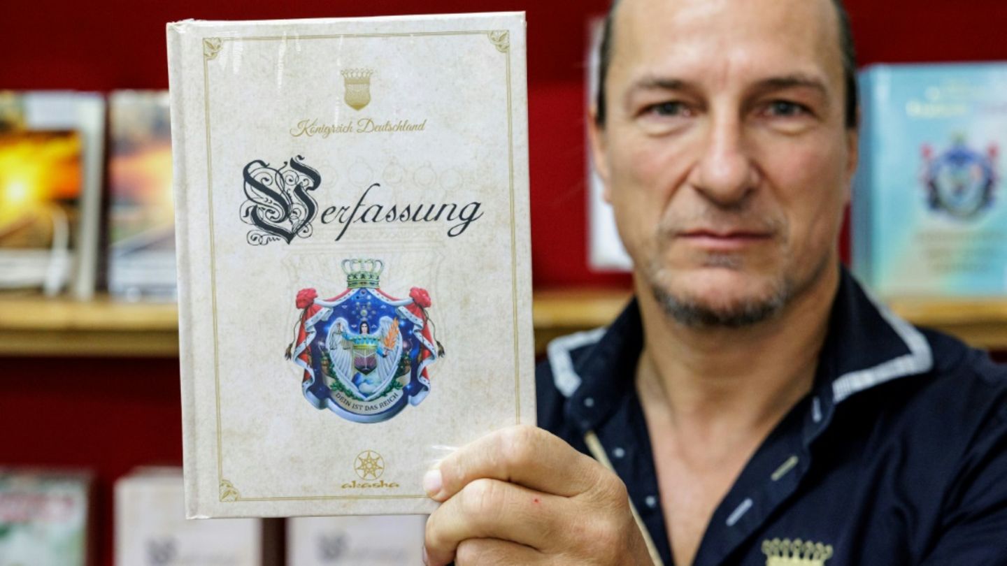 Schlag gegen Reichsbürgerszene: Behörden verbieten „Königreich Deutschland“