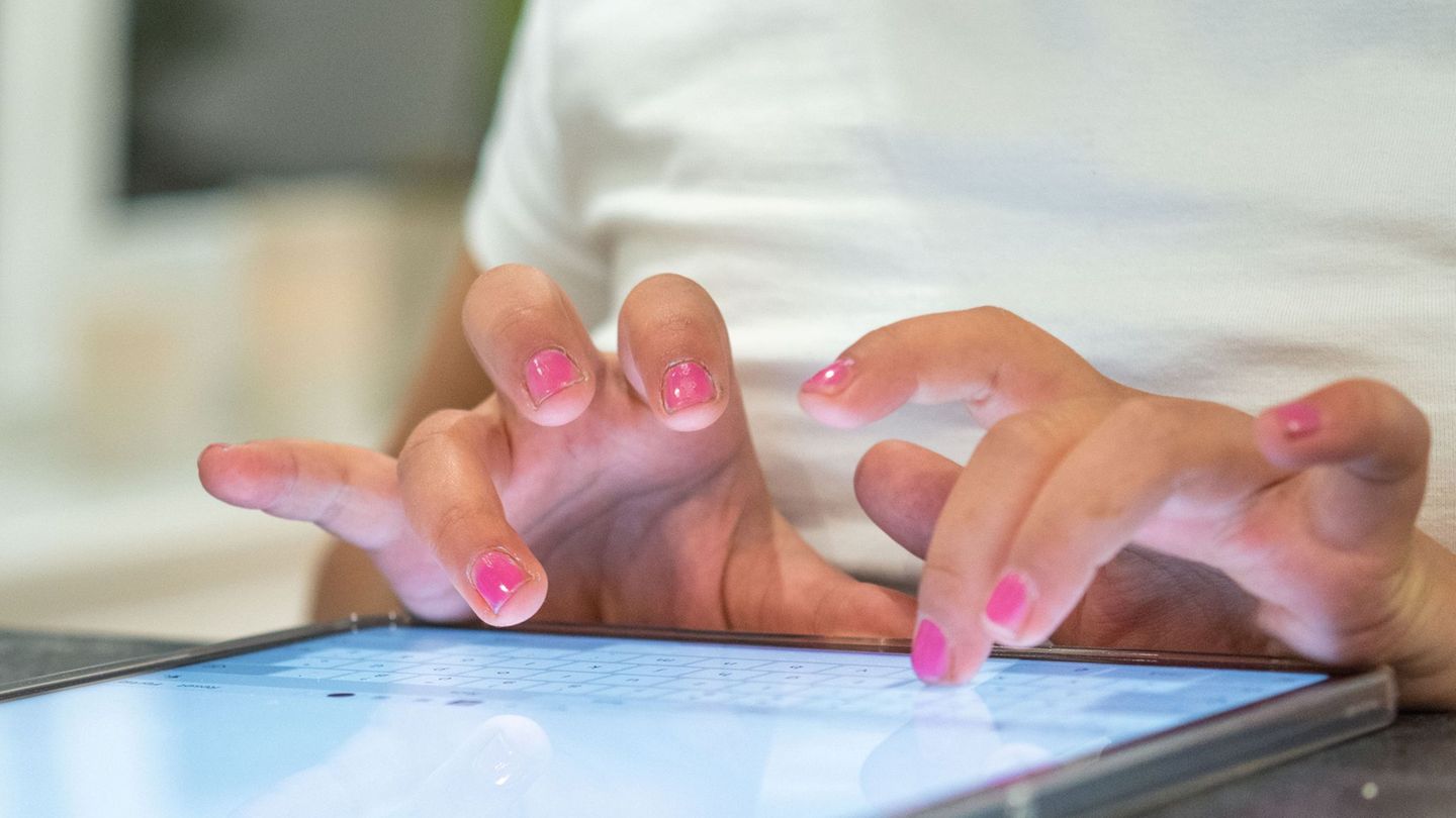 Cybergrooming: Umfrage: Kinder werden oft im Internet belästigt