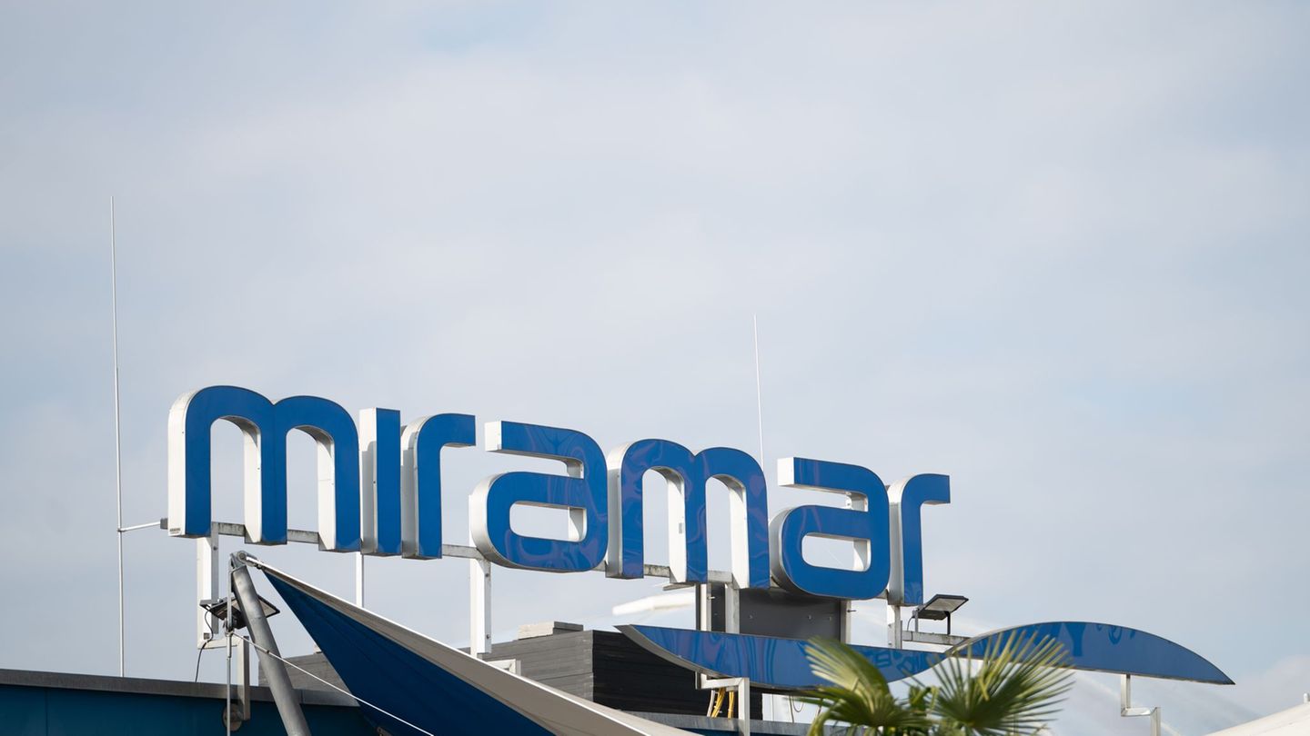 Massive Schäden: Spaßbad „Miramar“ will nach Brand erst Mitte Juni öffnen