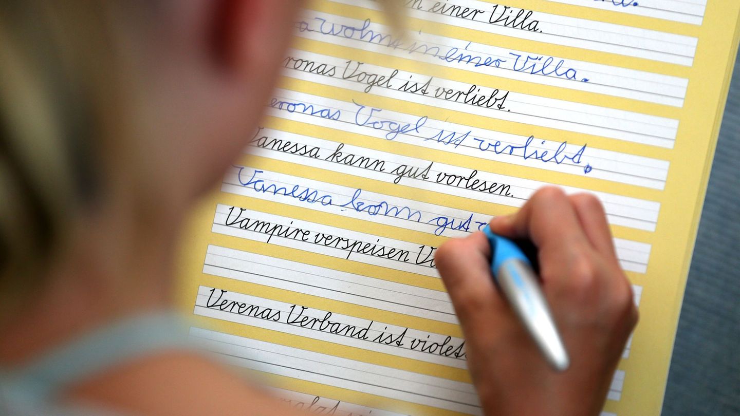 Schule: Schreibschrift abschaffen? Kultusministerin dagegen
