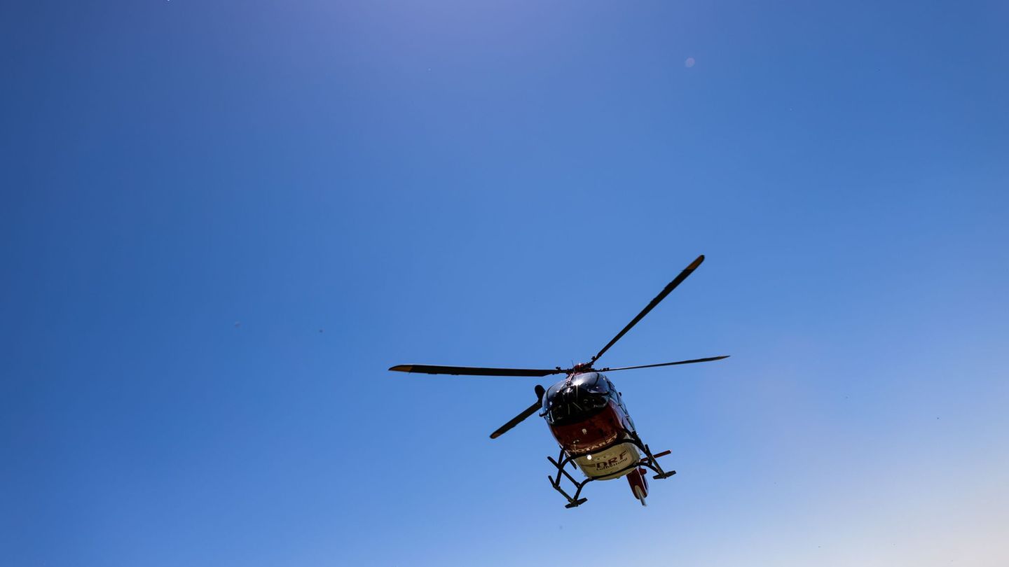 Schwerer Unfall: Zehnjähriger stürzt mit Fahrrad – Hubschrauber im Einsatz