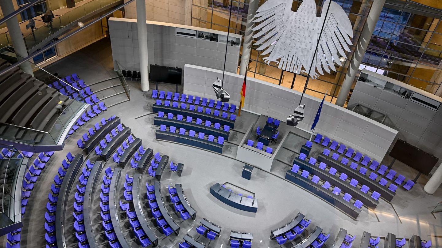 Bundestag: Baskenmütze führt zum Rauswurf