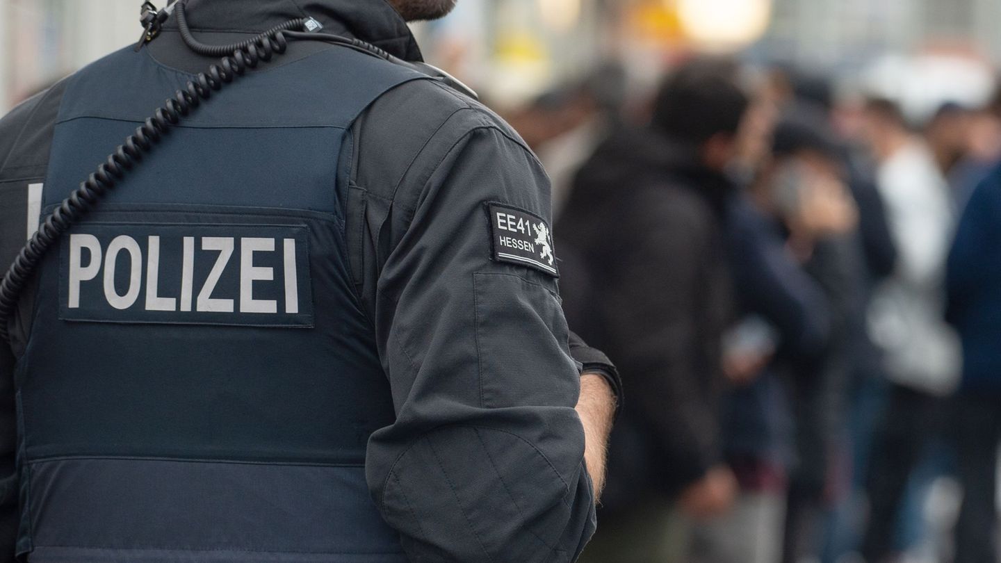Diebstahl aus Auto: Polizei ertappt Dieb während Mittagspause auf frischer Tat