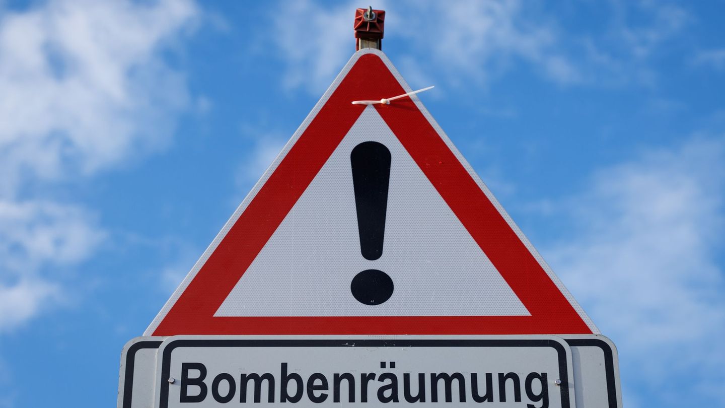 Evakuierung: Nach Bombenentschärfung: A4 und A559 bei Köln wieder frei
