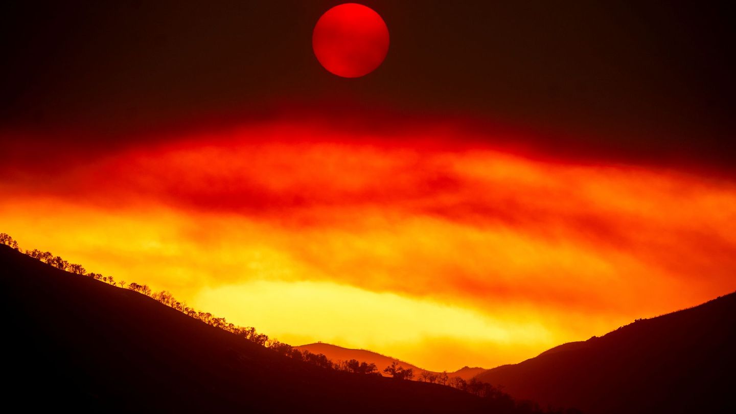 Feuer an der US-Westküste: Hunderte fliehen vor Waldbrand in Kalifornien