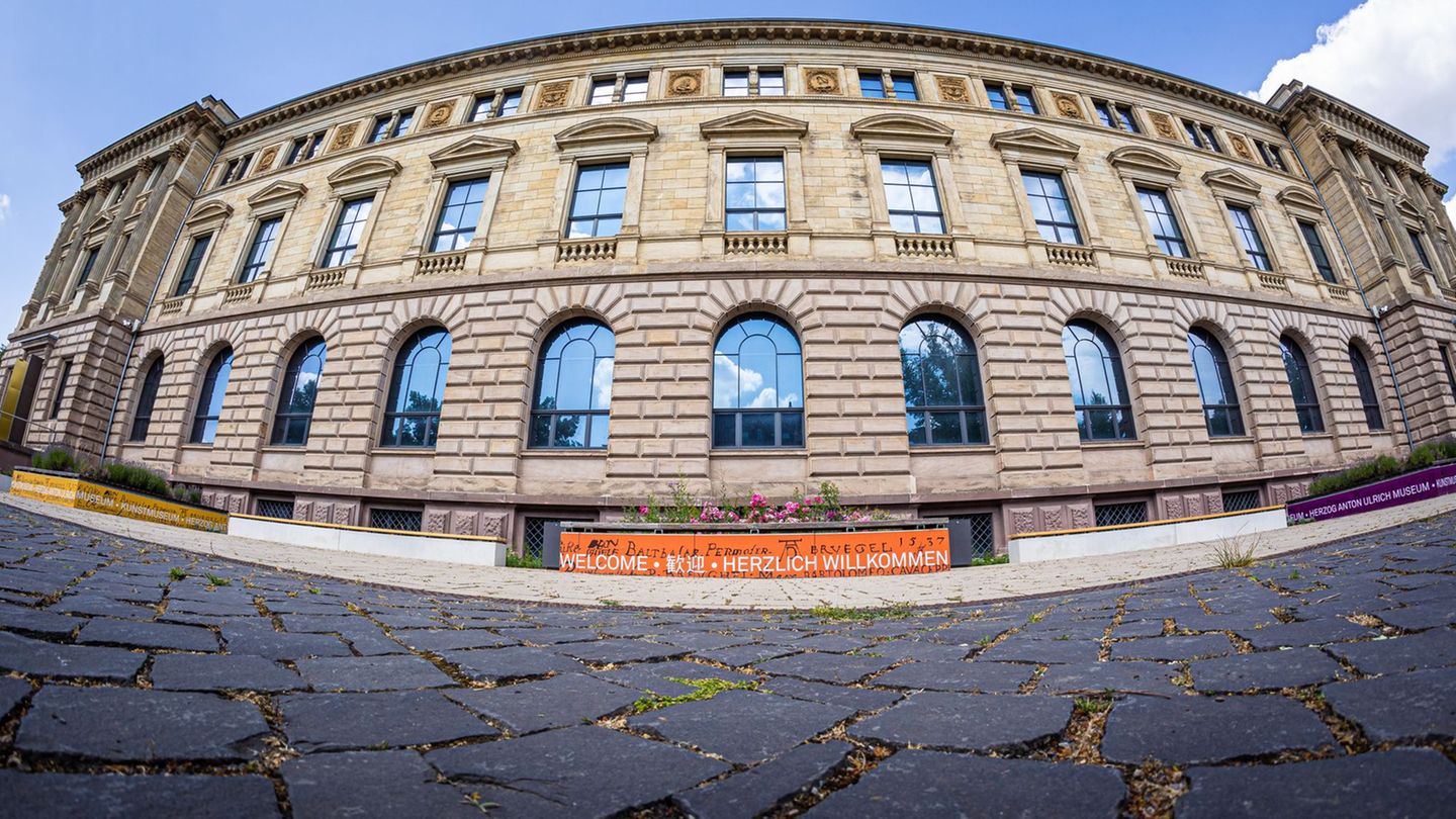 Nahezu 300 Jahre alt: Museum: Spektakulärer Fund im verborgenen Hohlraum