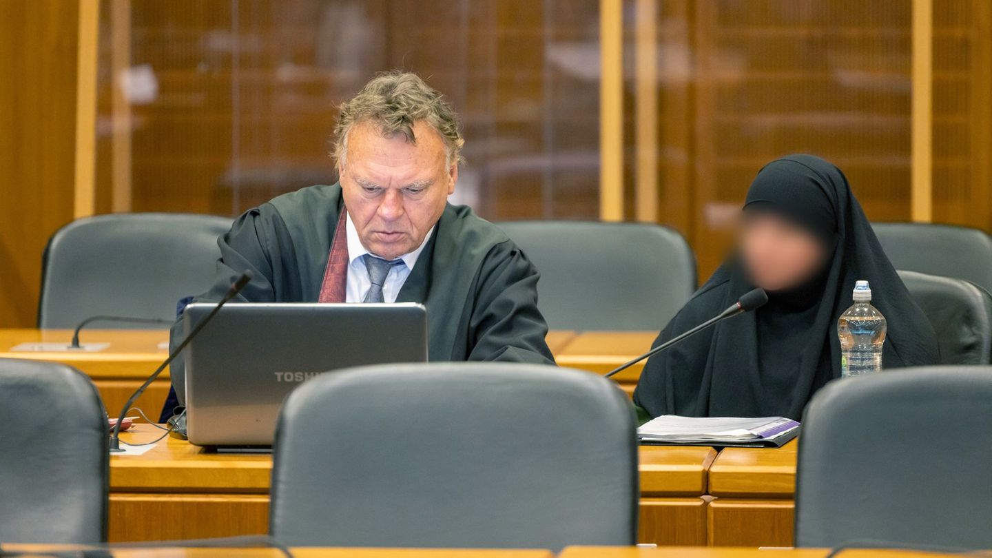 Terrororganisation: Prozess gegen Frankfurter IS-Rückkehrerin begonnen