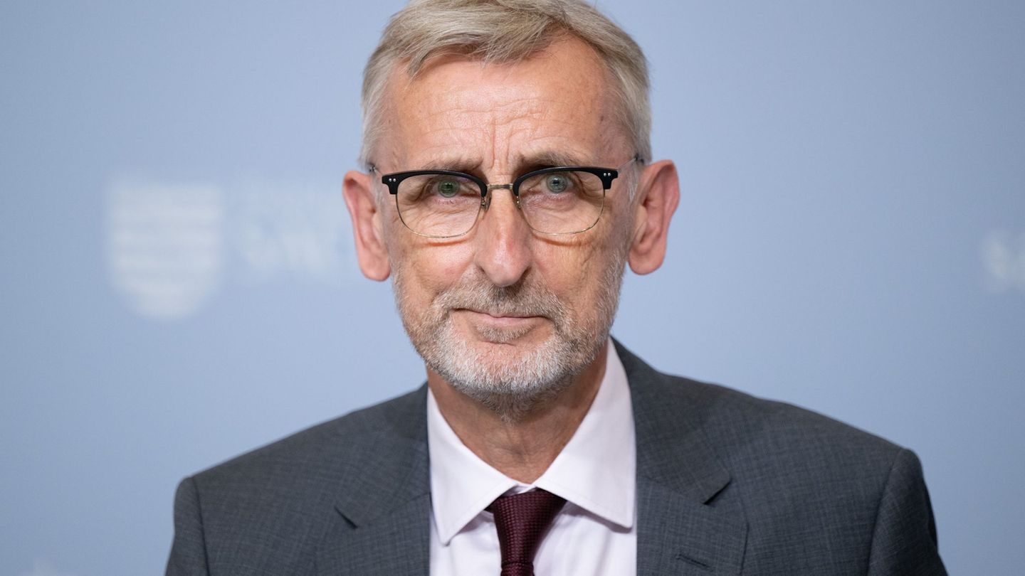 Polizei: Zeitung: Innenminister will mehr Befugnisse für die Polizei