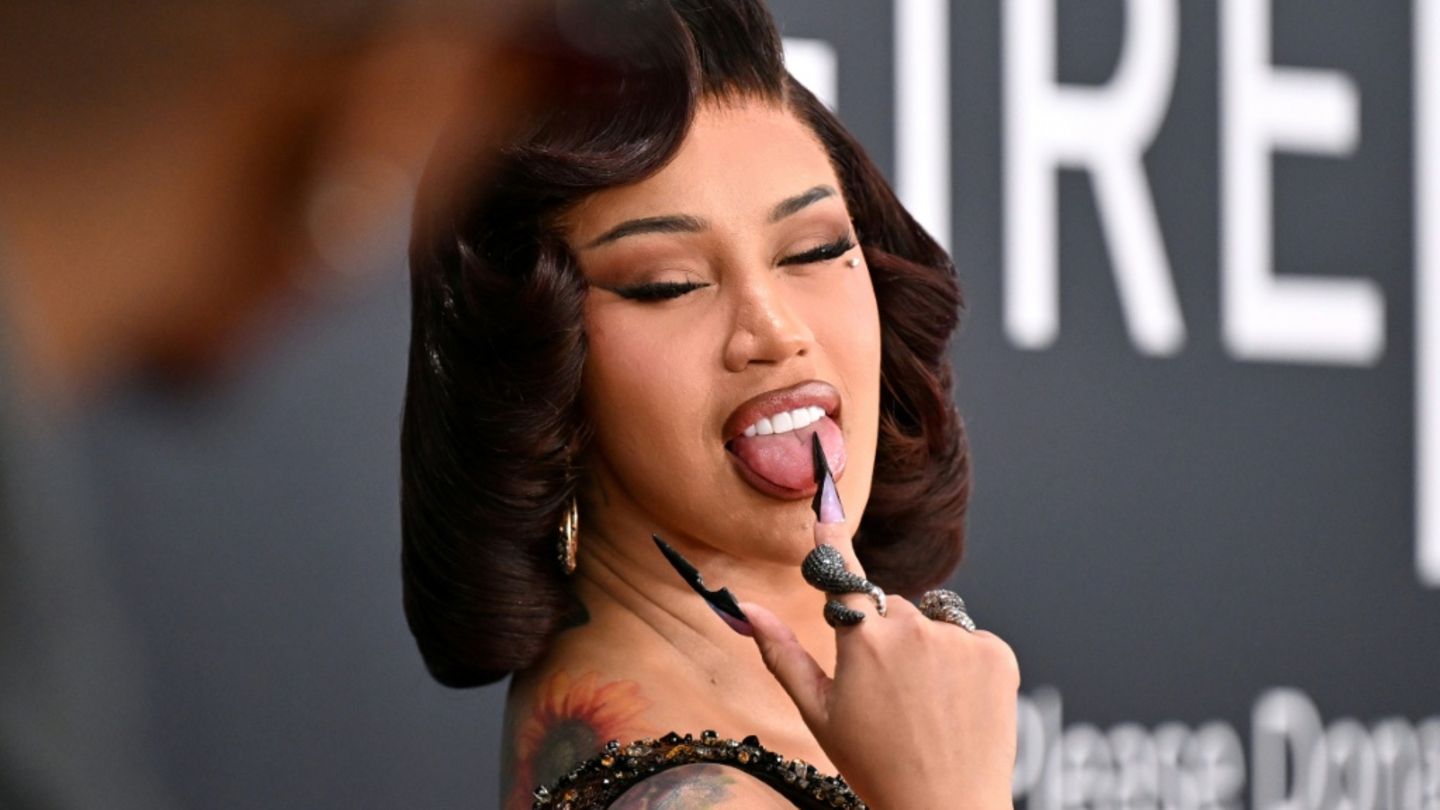 US-Rapperin Cardi B vom Vorwurf der Körperverletzung freigesprochen