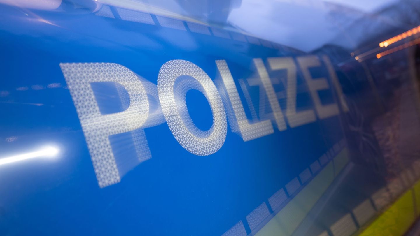 Notfälle: Mann dringt mit Cuttermesser in Schweinestall ein