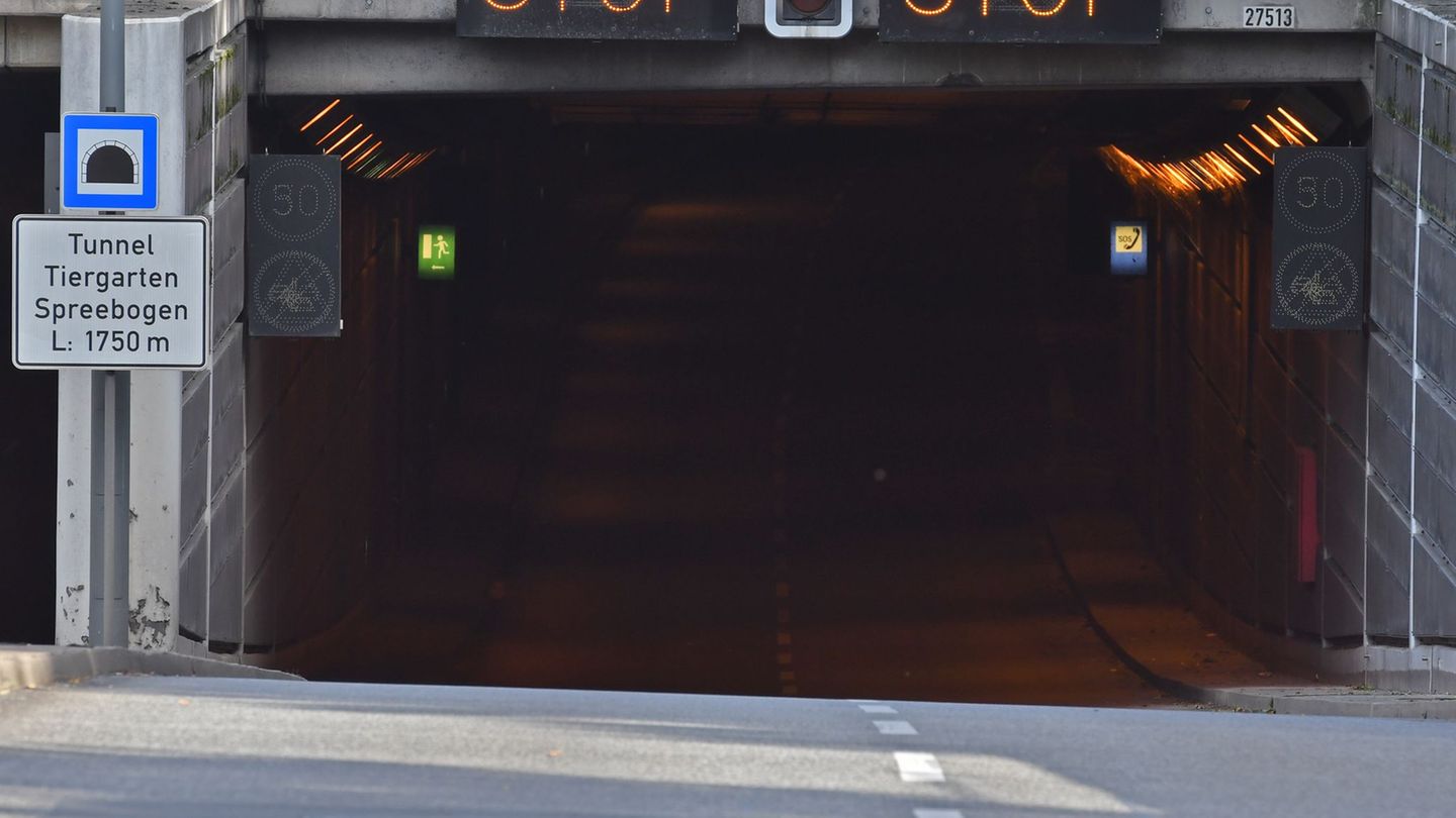 Verkehr: Tiergartentunnel erneut in beide Richtungen gesperrt