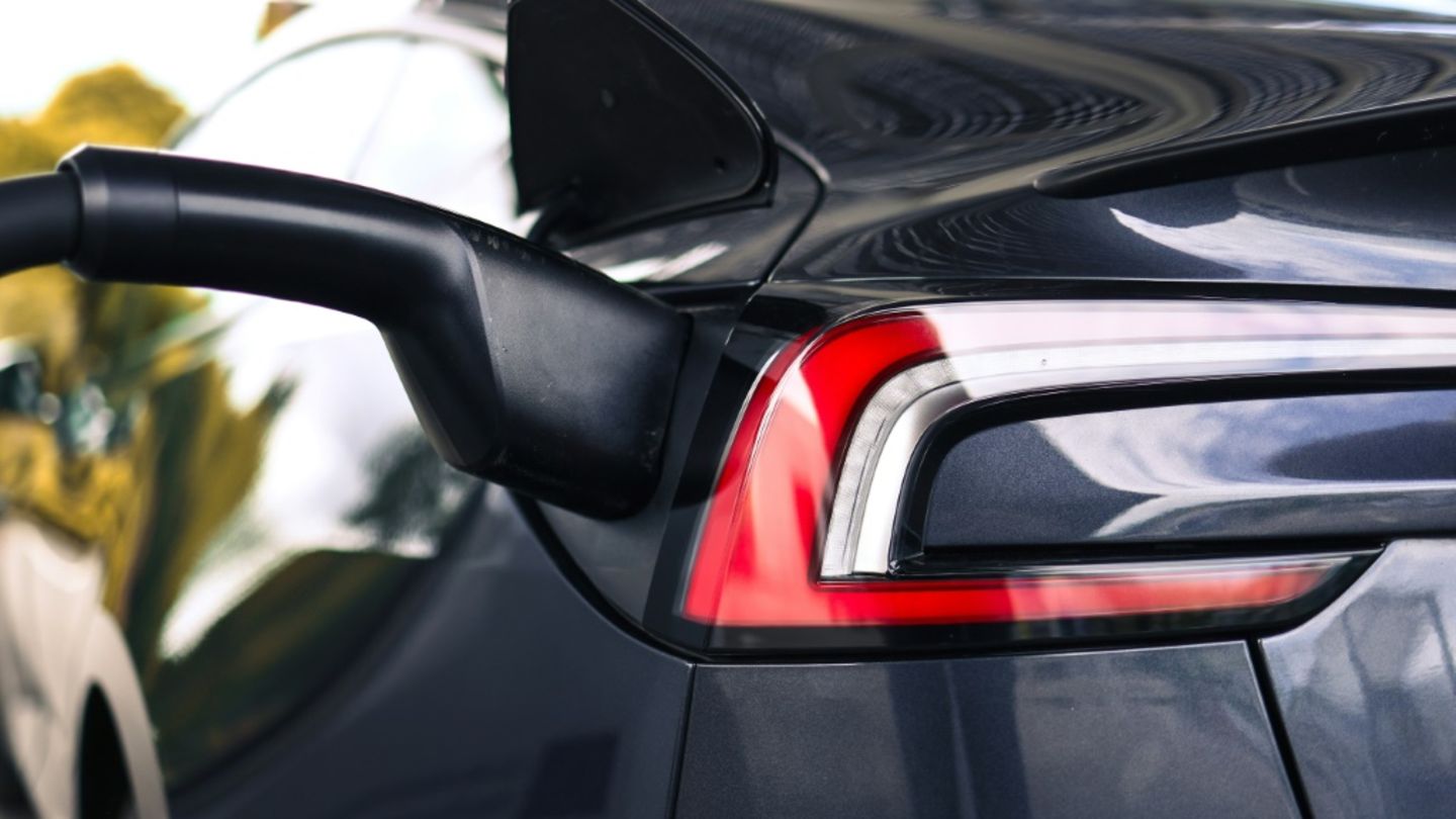 Frankreich fördert E-Auto-Kauf mit neuer Prämie – aber nur bei europäischer Batterie