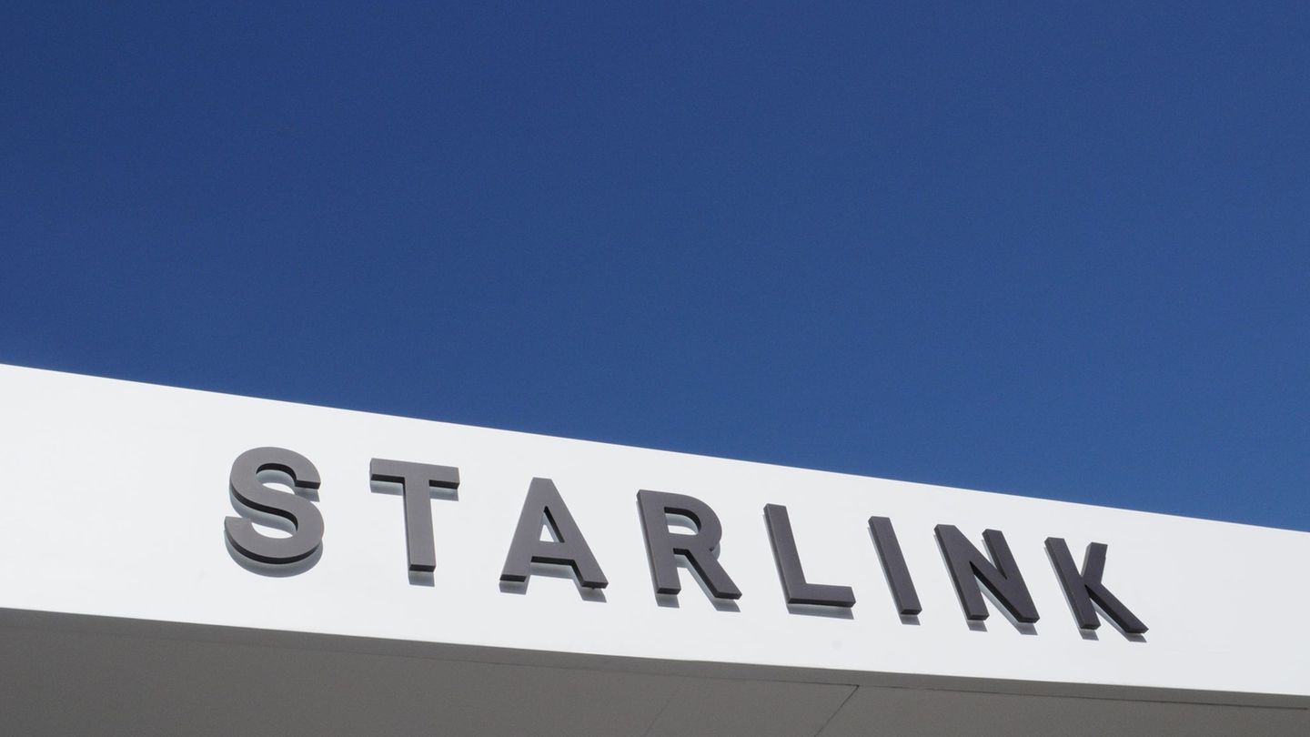 Internet aus dem All: Starlink kann mit Frequenz-Zukauf leichter Handys erreichen
