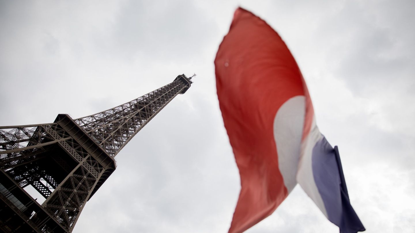Nach dem Sturz der Regierung: Krise in Paris: Wird Frankreich zum Risiko für die Eurozone?