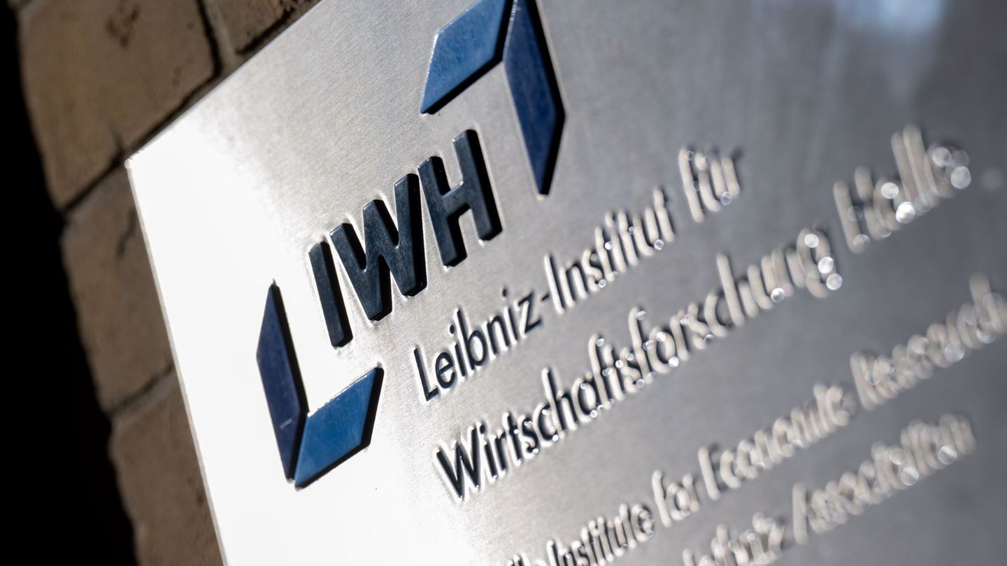 Insolvenztrend: IWH: Zahl der Firmenpleiten sinkt deutlich nach Rekordwerten