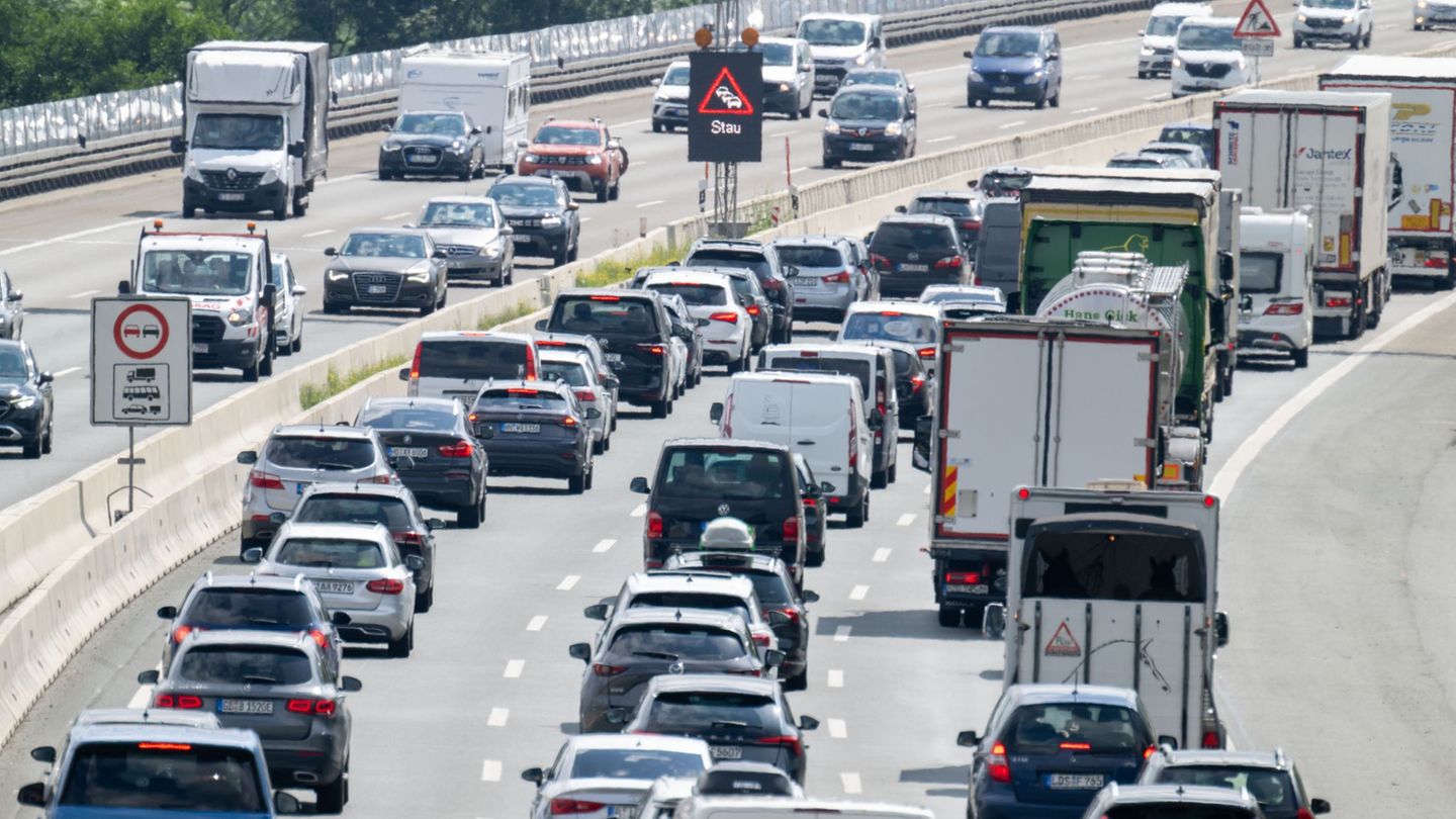 Verkehr: Staus zum Ferienende erwartet – ADAC zieht vorläufig Bilanz