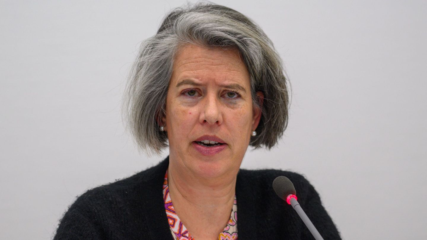 Häusliche Gewalt: Innenministerin will Fußfessel gegen häusliche Gewalt