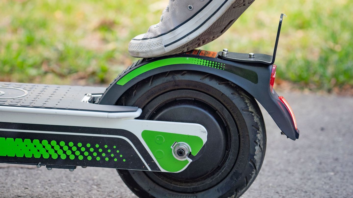 Gewerbliche Touren: Gericht: E-Scooter in Weinbergen brauchen Erlaubnis