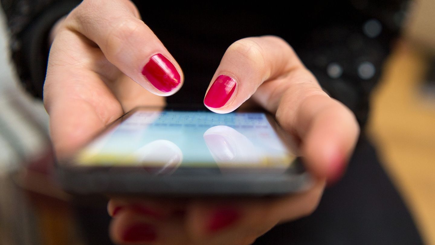 Kriminalität: Love-Scammer bringt Frau um mehr als 2.000 Euro