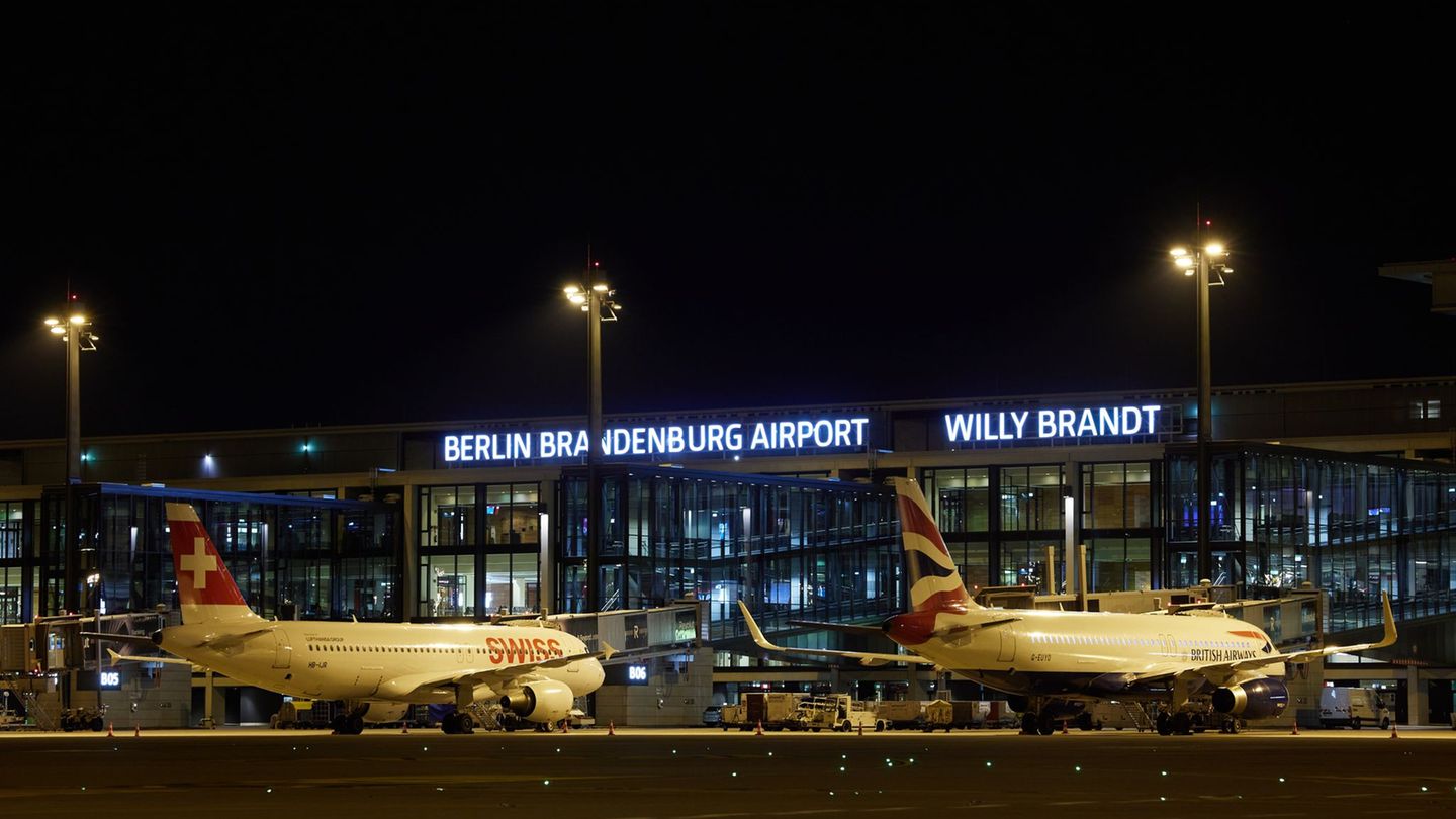Luftverkehr in Brandenburg: Wegner für flexibleres Nachtflugverbot am BER aus