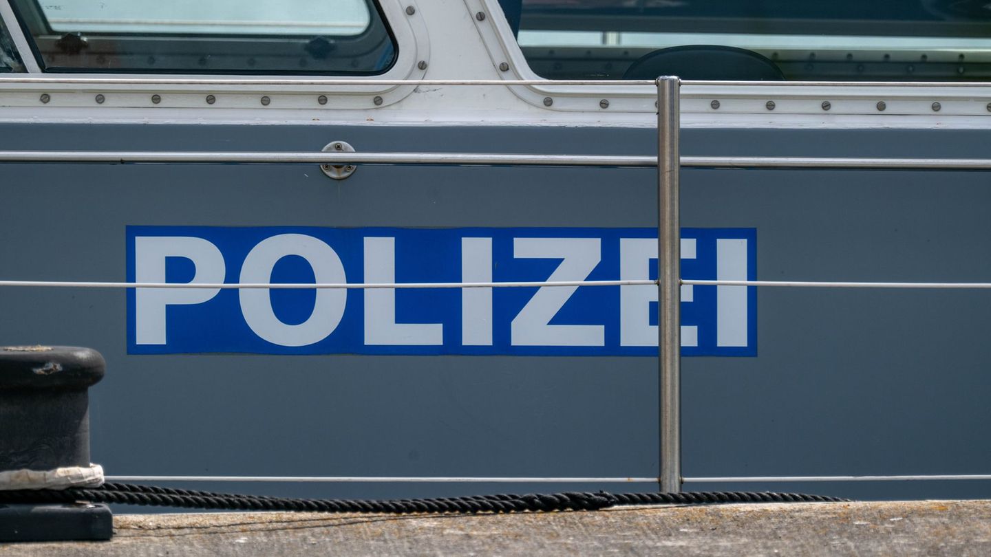 Unfälle: Kabinenschiff mit 71 Passagieren rammt Ufer bei Rüdesheim