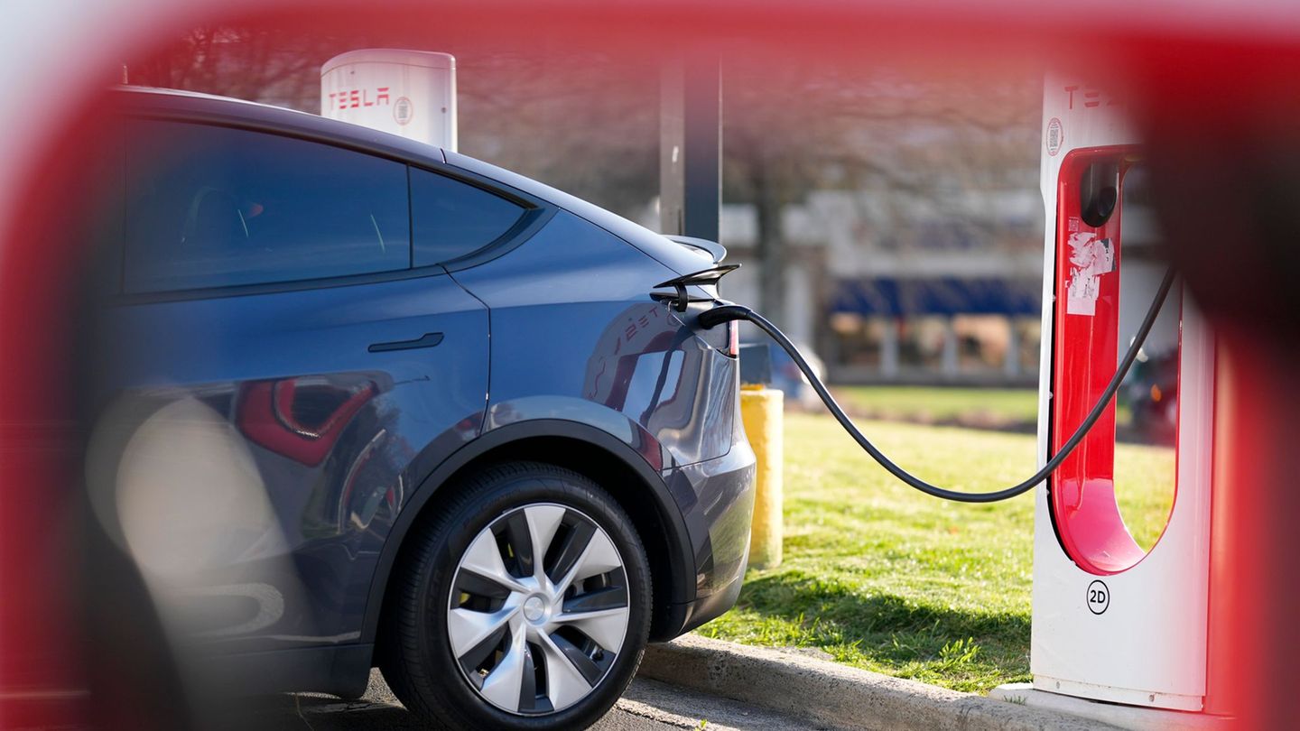 Elektroauto-Bauer: Tesla will nach Problemen Türmechanismus ändern